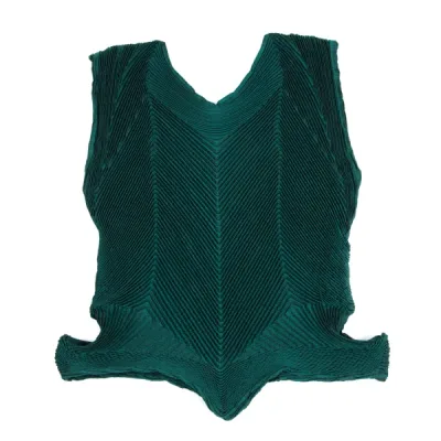 ISSEY MIYAKE 3Dスチームストレッチプリーツノースリーブ
